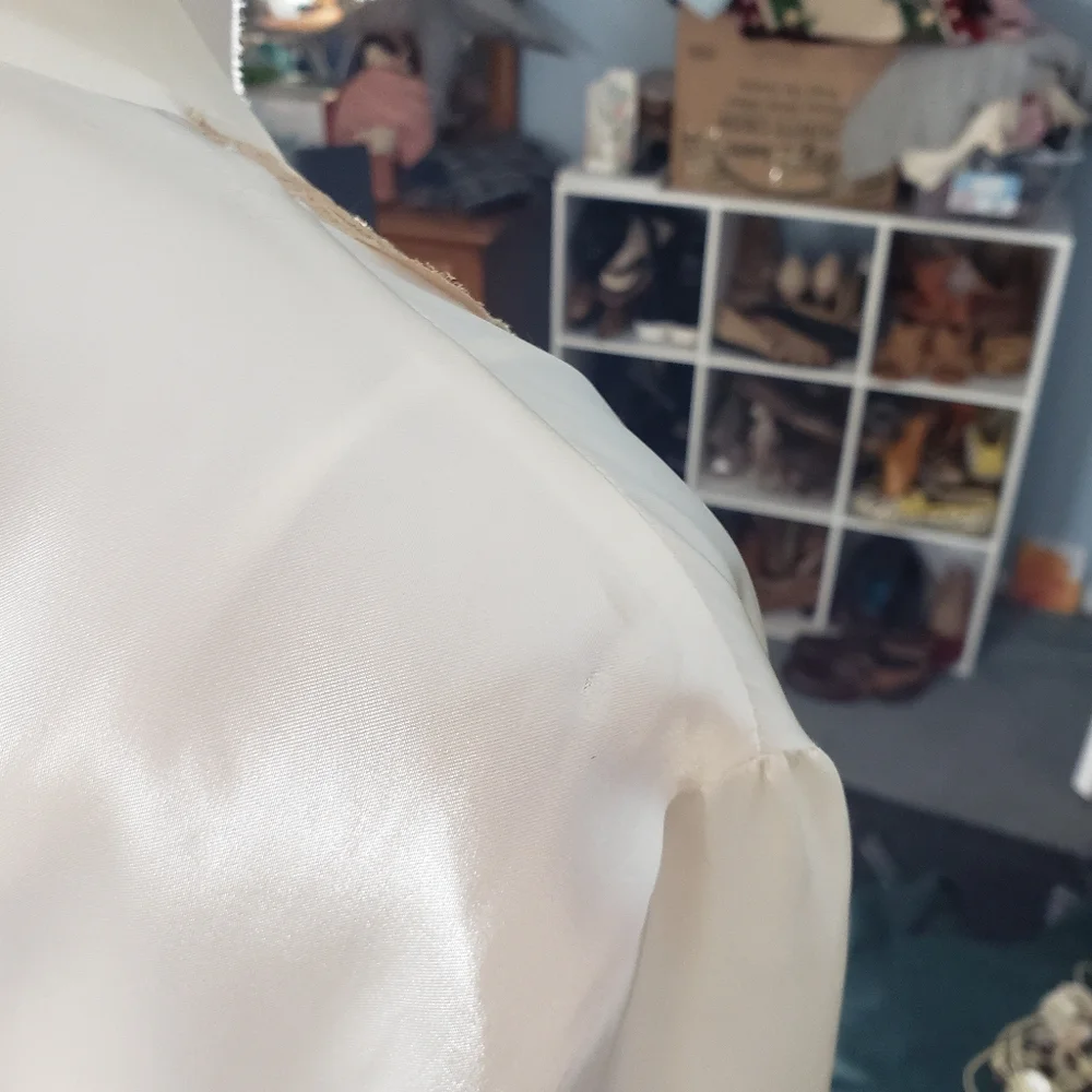 Satin White 2 Piece Peignoir Set M/L Robe Gown Lace Bridal Honeymoon Cocquette - Picture 10 of 14